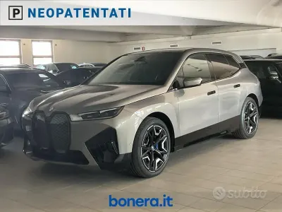 Nuova BMW iX Comfort Edition 239 kW (326 CV) 2025 Oxide grey metallizzato SUV