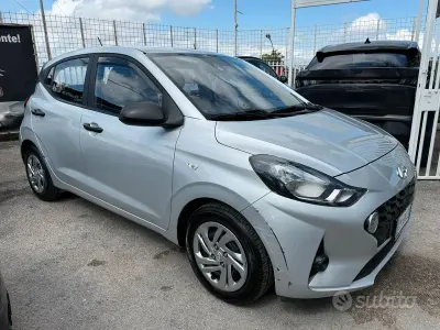 Käytetty Hyundai i10 Prime 67 HP (49 kW) 2022 Harmaa Viistoperä