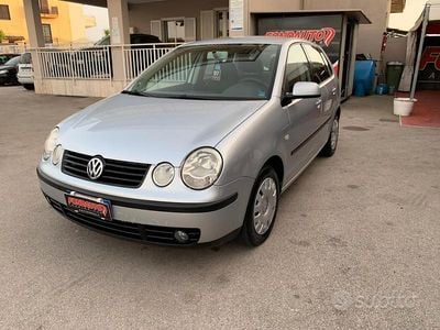 Usata VW Polo Comfortline 75 CV (55 kW) 2002 Grigio Berlina
