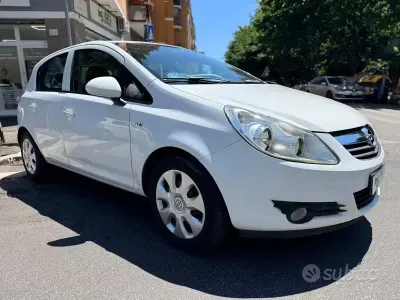 Usata Opel Corsa 75 CV (55 kW) 2008 Bianco Utilitaria