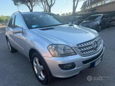 Usata Mercedes ML320 224 CV (164 kW) 2005 Grigio SUV