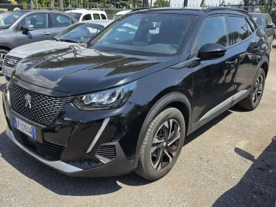 Usata Peugeot 2008 Allure 102 CV (75 kW) 2023 Nero SUV