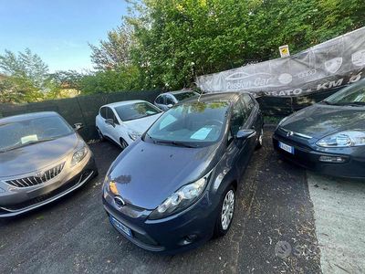 Begagnad Ford Fiesta Titanium 68 HK (50 kW) 2011 Grå Sedan