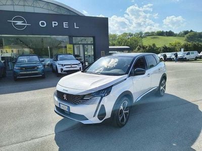 Begagnad Peugeot 3008 Allure 131 HK (96 kW) 2022 Vit SUV