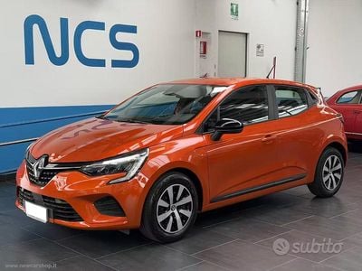 Usata Renault Clio V Equilibre 67 CV (49 kW) 2023 Arancione Berlina