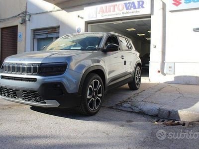 Nuova Jeep Avenger Summit 101 CV (74 kW) 2025 Grigio SUV