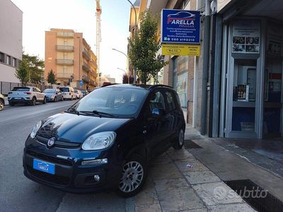 Usata Fiat Panda Lounge 69 CV (50 kW) 2014 Blu Utilitaria
