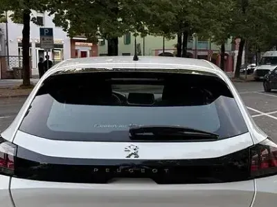 Usata Peugeot 208 82 CV (60 kW) 2020 Bianco Utilitaria