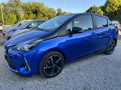 Usata Toyota Yaris Edition 73 CV (53 kW) 2018 Blu Utilitaria