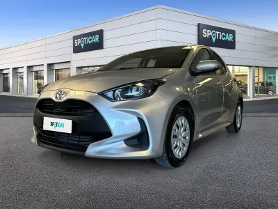 Usata Toyota Yaris Hybrid Active 116 CV (85 kW) 2024 Bianco Berlina