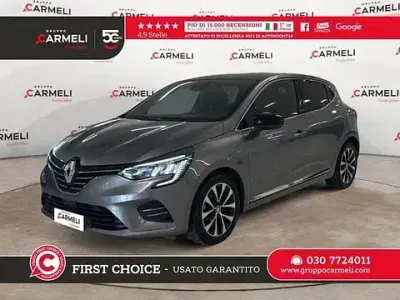 Usata Renault Clio V Techno 145 CV (106 kW) 2023 Grigio Berlina