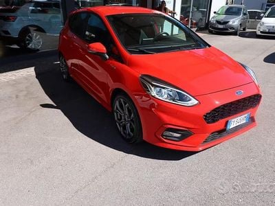Begagnad Ford Fiesta ST-Line 100 HK (73 kW) 2019 Röd Halvkombi