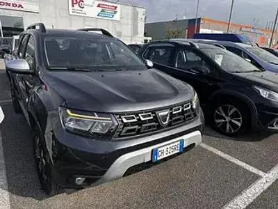 Usata Dacia Duster Journey 101 CV (74 kW) 2023 Verde SUV