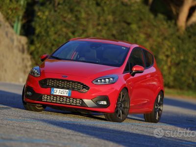 usata Ford Fiesta ST, 8 gomme, 8 cerchi, assetto KW v3