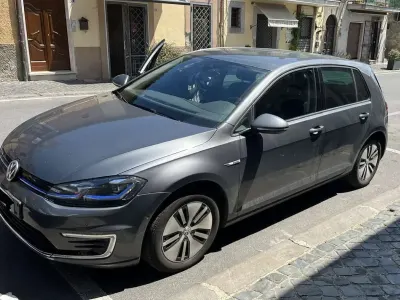 Usata VW e-Golf 100 kW (136 CV) 2020 Grigio Utilitaria