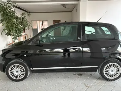 Usata Lancia Ypsilon 77 CV (56 kW) 2009 Nero Utilitaria