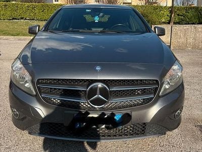 Usata Mercedes A180 Premium 122 CV (89 kW) 2015 Grigio Berlina