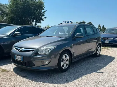 Usata Hyundai i30 109 CV (80 kW) 2011 Nero Station wagon