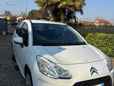 Używany Citroën C3 60 KM (44 kW) 2012 Biały Sedan/Limuzyna