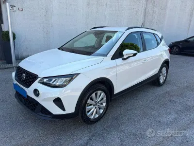 Usata Seat Arona Style 110 CV (80 kW) 2023 Bianco pastello SUV