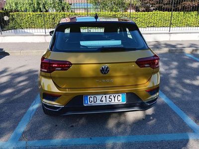 Usata VW T-Roc Advance 150 CV (110 kW) 2021 Oro SUV