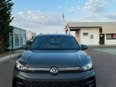 Usata VW Tiguan R-line 150 CV (110 kW) 2024 Grigio SUV