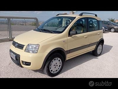 Usata Fiat Panda 4x4 Climbing 60 CV (44 kW) 2005 Giallo Utilitaria