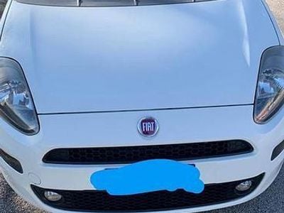 Usata Fiat Grande Punto 77 CV (56 kW) 2013 Bianco Utilitaria