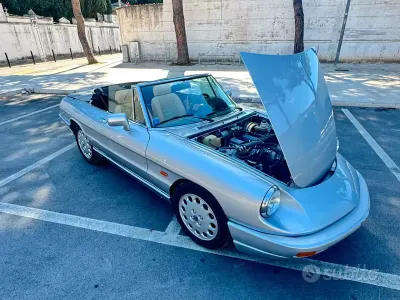 Usata Alfa Romeo Spider 128 CV (94 kW) 1992 Grigio Cabrio