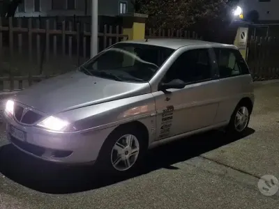 Usata Lancia Ypsilon 60 CV (44 kW) 2001 Grigio Utilitaria