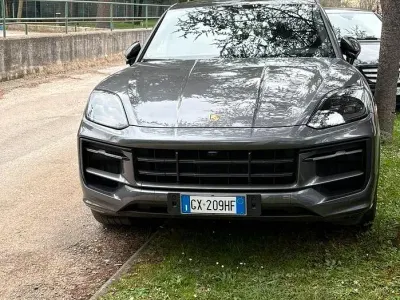 Usata Porsche Cayenne GTS 500 CV (367 kW) 2025 Grigio SUV
