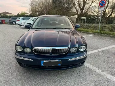 Usata Jaguar X-type 196 CV (144 kW) 2004 Blu Berlina