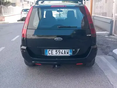 Usata Ford Fusion 68 CV (50 kW) 2003 Nero Utilitaria