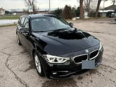 Usata BMW 320 Sport Line 163 CV (119 kW) 2018 Nero Station wagon