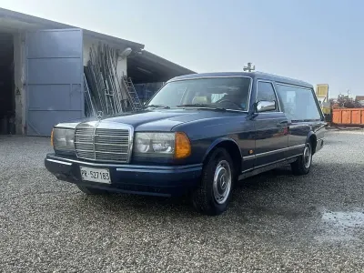 Usata Mercedes 300 87 CV (63 kW) 1982 Blu/azzurro