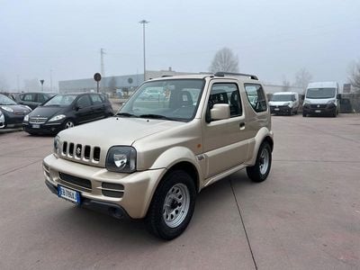 Usata Suzuki Jimny 85 CV (62 kW) 2010 Oro SUV