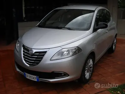 Usata Lancia Ypsilon Gold 85 CV (62 kW) 2013 Grigio Utilitaria