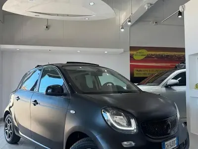 Usata Smart ForFour Prime 71 CV (52 kW) 2016 Nero Utilitaria