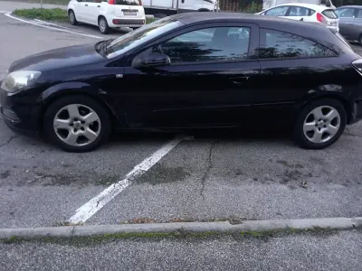 Usata Opel Astra 90 CV (66 kW) 2006 Nero Coupé