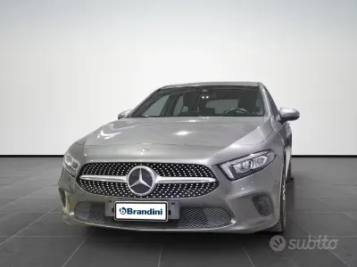 Usata Mercedes A180 Business 116 CV (85 kW) 2019 Grigio Berlina
