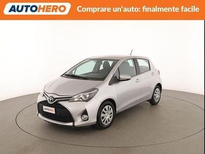 Usata Toyota Yaris Active 69 CV (50 kW) 2017 Argento Berlina