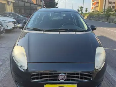 Usata Fiat Grande Punto Dynamic 77 CV (56 kW) 2009 Grigio Utilitaria