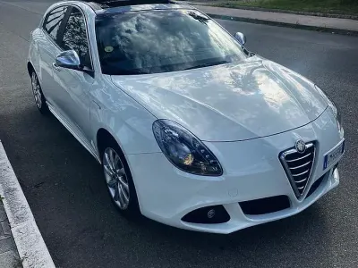 Gebraucht Alfa Romeo Giulietta Distinctive 140 PS (102 kW) 2013 Weiß Kleinwagen