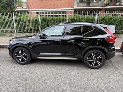 Usata Volvo XC40 R-Design 160 CV (117 kW) 2020 Nero SUV