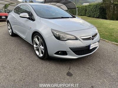 Usata Opel Astra GTC Cosmo 165 CV (121 kW) 2012 Argento Utilitaria