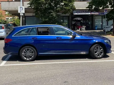 Usado Mercedes C250 204 CV (150 kW) 2017 Azul Familiar