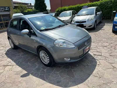 Usata Fiat Grande Punto Dynamic 65 CV (47 kW) 2008 Grigio Utilitaria