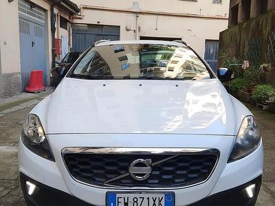 Usata Volvo V40 Summum 114 CV (83 kW) 2014 Bianco Berlina