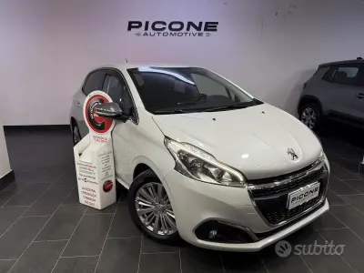 Usata Peugeot 208 Allure 102 CV (75 kW) 2019 Bianco Utilitaria