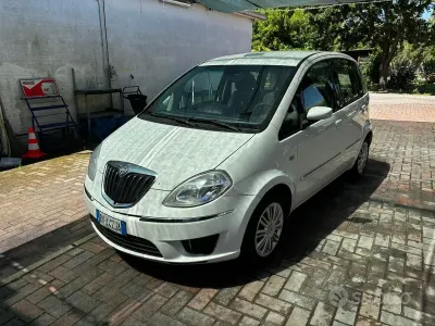 Usata Lancia Musa 77 CV (56 kW) 2009 Bianco Monovolume